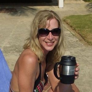 Meet your Posher, Debbie